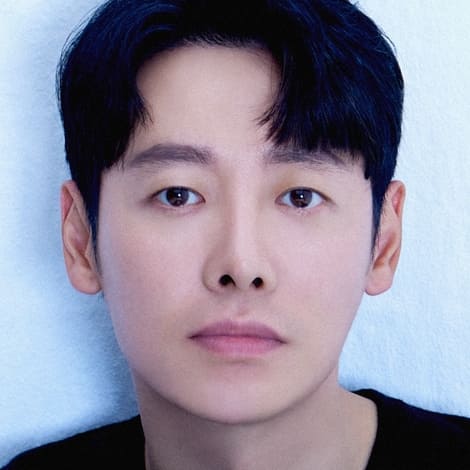 Kim Dong-wook's profile