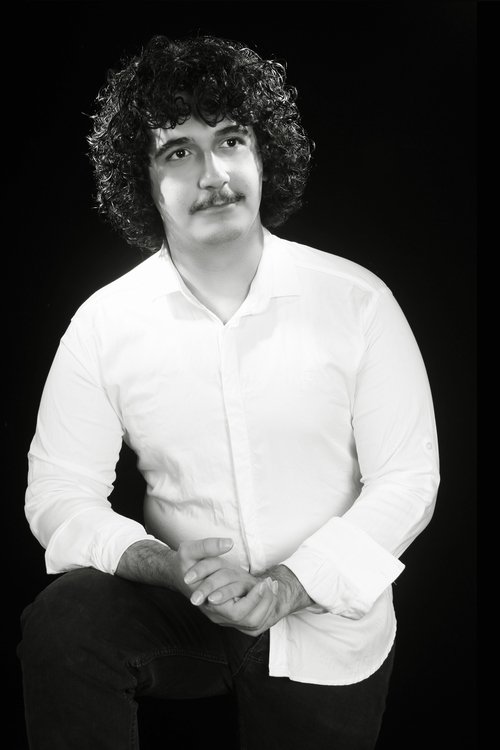 Erfan G. Holtz