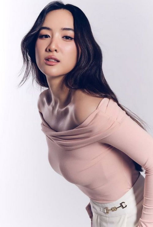 Cast member photo for naerunchara-lertprasert