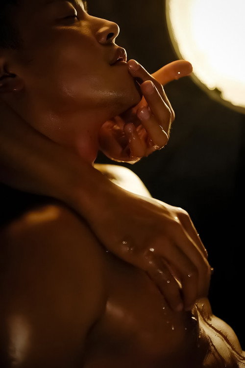 亚洲男色电影海报