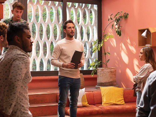 How to Survive Being Single - 2. Bölüm