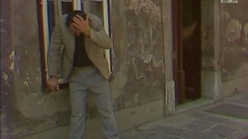 Vrana vrani ne izkljuje oči