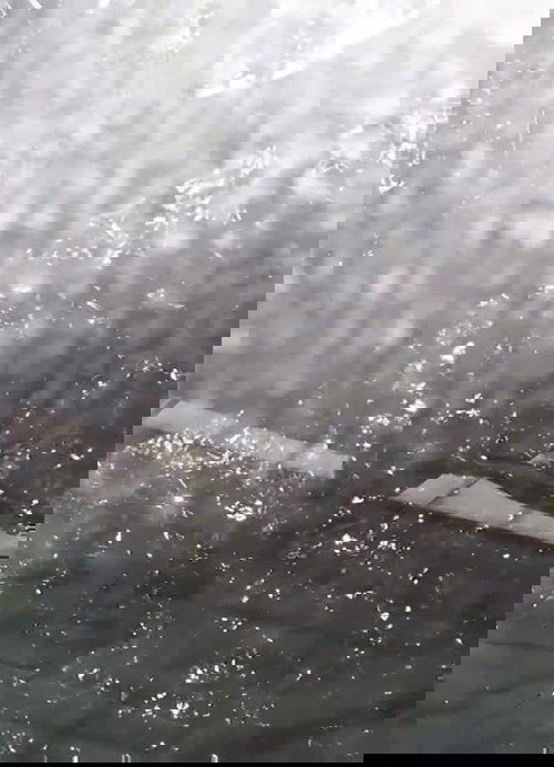 The ink fades in waves