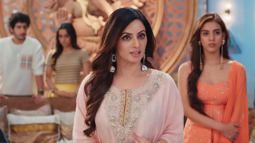 Queenie Aims to Expose Krishna