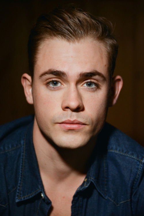 Zdjęcie Dacre Montgomery