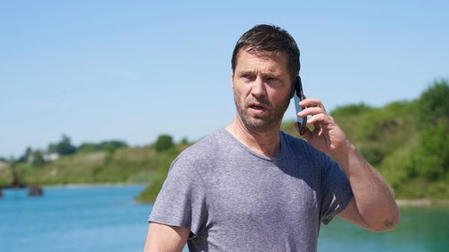 Private Eyes - 8. Bölüm