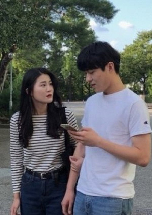 미치도록 현실적인 이야기电影海报