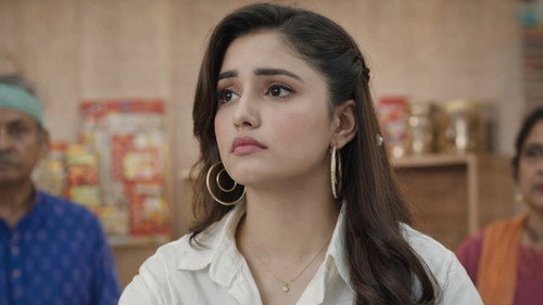 Aadhya persuades Shivaay