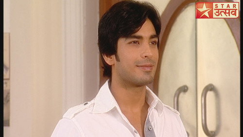 Samrat Proposes to Gunjan