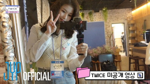 SANA the Backstage Reporter