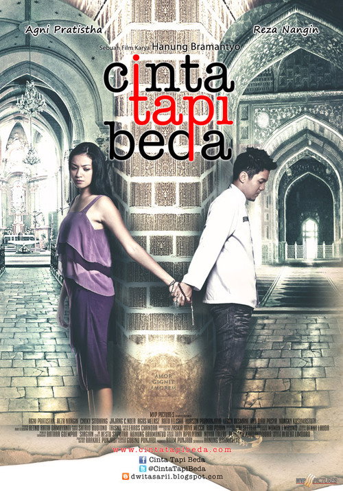 Cinta Tapi Beda poster 2