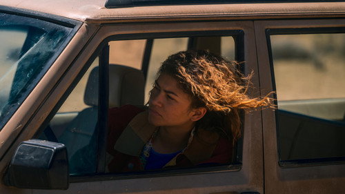 Euphoria - 1. Bölüm