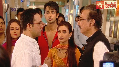 Jitendra Meets the Gang