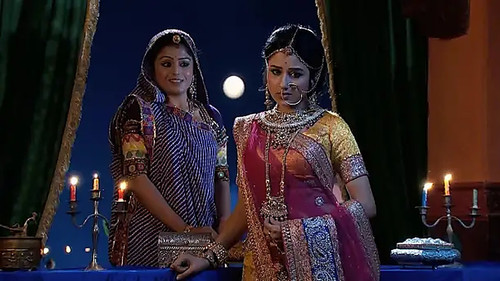 Hamida meets Gulbadan