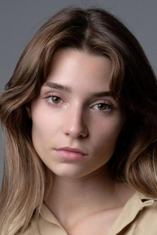 Cast member photo for julia-martnez
