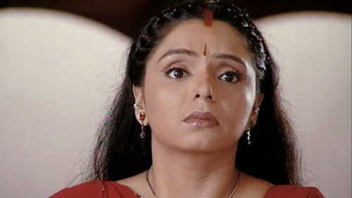 Whose Side will Praveena Take?