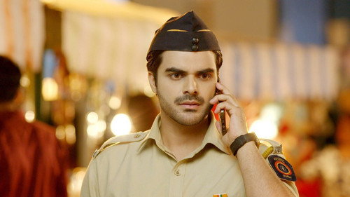 Shanaya Takes Chirag's Help