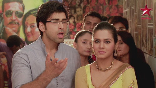 Khushi and Arnav Go for a Movie