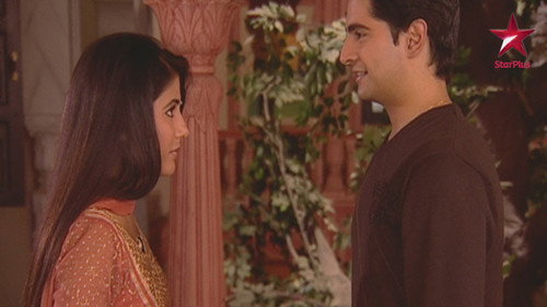 Akshara is stunned to see Naitik