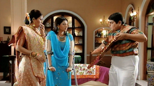 Gattu Brings a Gift