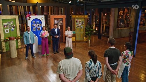 Four Contestants, Four Judges, Four Cloches