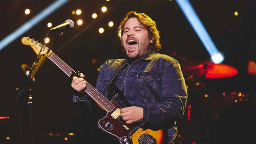 Noé Preszow présente « Rock around Renaud : 50 ans de chansons énervées » à l’Hyper Weekend Festival