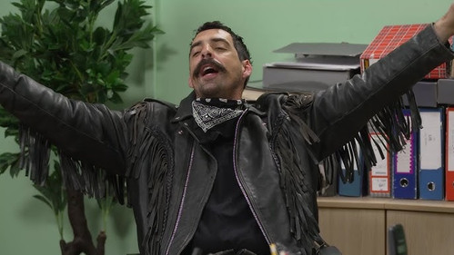 2214 Jednom se živi