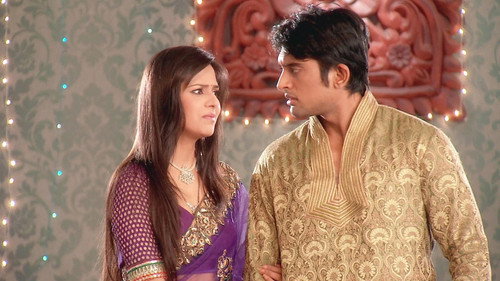 Khushi Congratulates Arnav