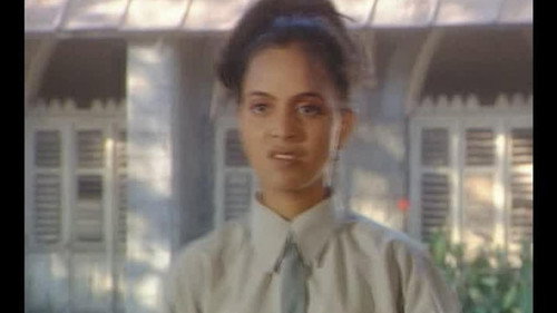 Will Alisha be Able to Make Friends In Her New School?