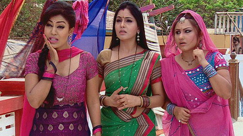 Kesri Narayan Shouts At Billo Bua