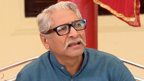 Kesri Narayan Gets Beaten
