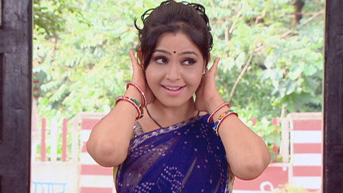 Koyal And Mayuri Hide Their Tracks