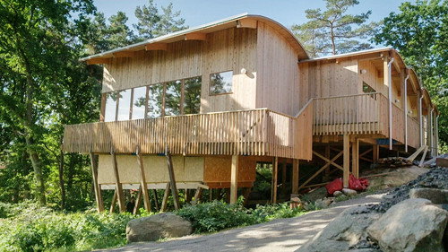 Masterful Tree House in Onsala