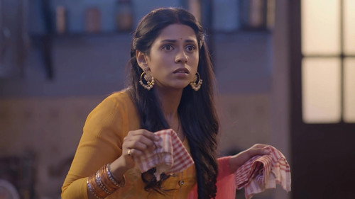 Shivika Tries Her Hand At Cooking