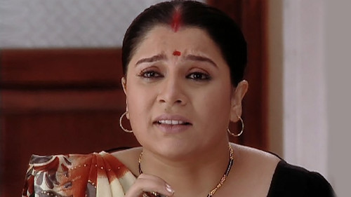 Meenakshi Gets Emotional