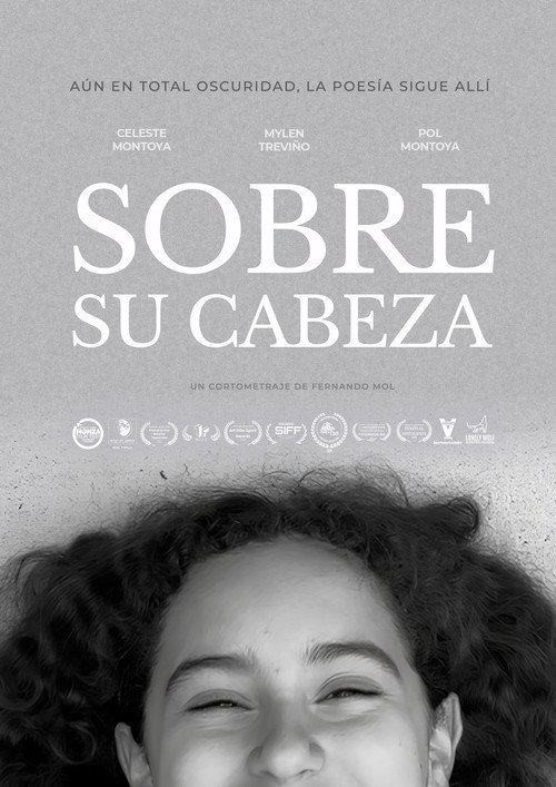 Póster oficial de Sobre su cabeza (2024) - Drama