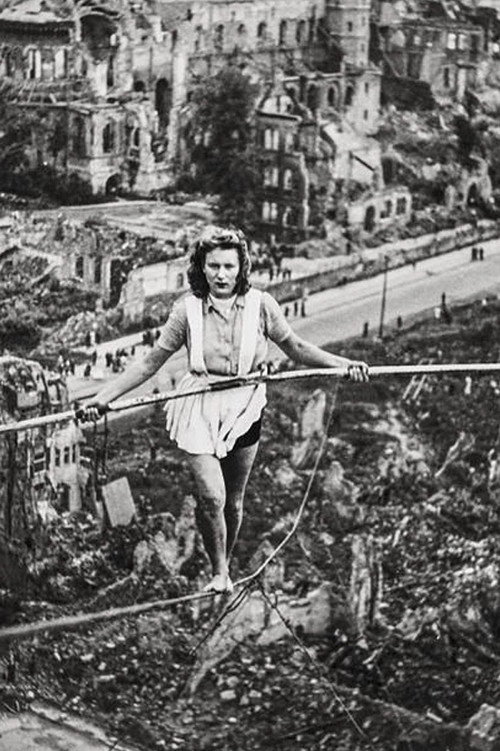80 Jahre Kriegsende im Westen - Zwischen Trümmern und Hoffnung Poster