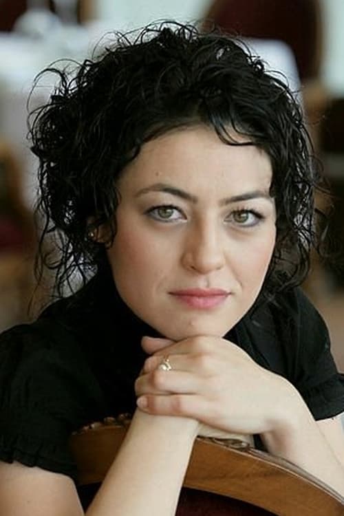 Kép: Nergis Öztürk színész profilképe