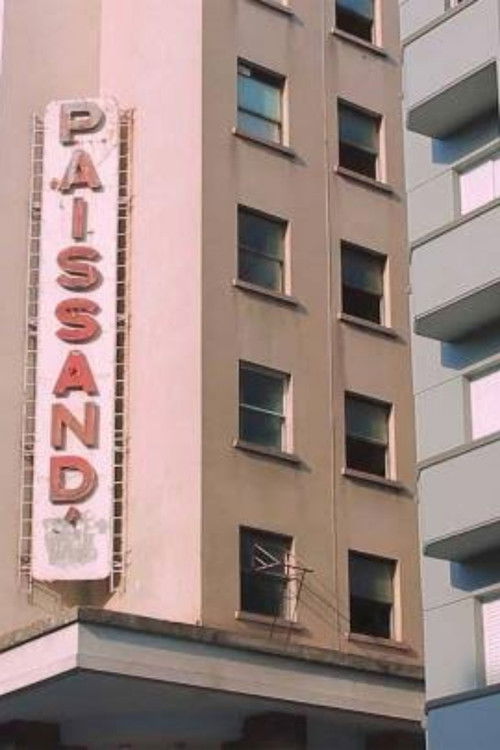 Através da Cidade Invisível poster