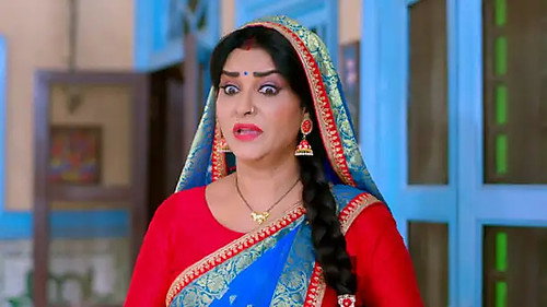 Pushpa Arrives at the Mansion