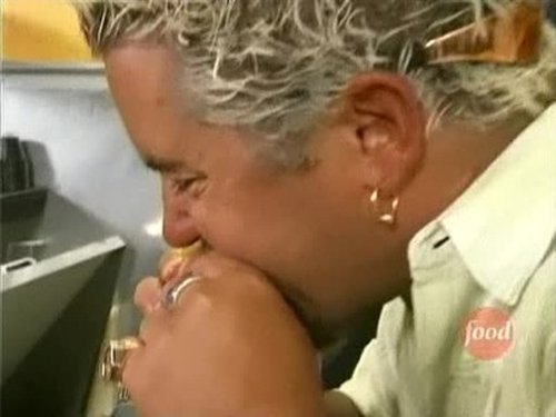 Escena del episodio 6 de la temporada 8 de la serie Diners, Drive-Ins and Dives