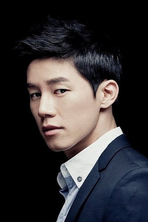 Kim Mu-yeol isKang Hyun-woo