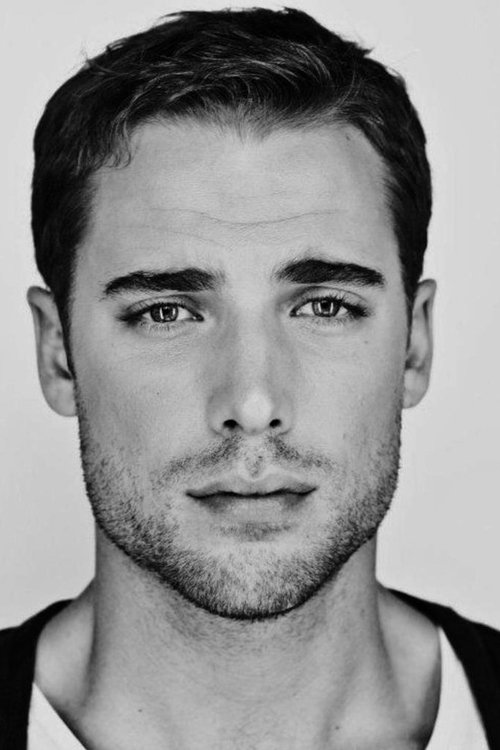 Image de Dustin Milligan