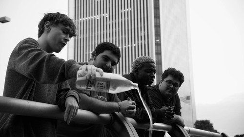 three sevens: a docu-sation with EB — Fundos 1