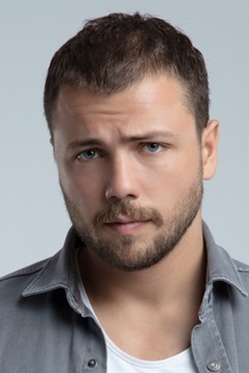 Kép: Tolga Sarıtaş színész profilképe