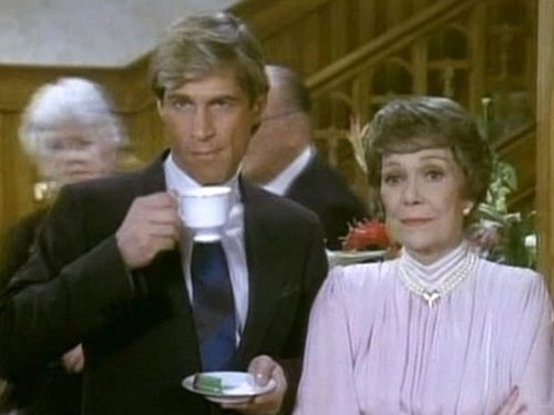 Escena del episodio 14 de la temporada 5 de la serie Falcon Crest