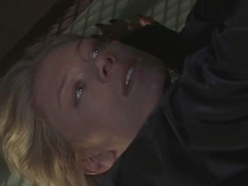 Escena del episodio 12 de la temporada 3 de la serie Nikita