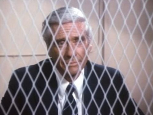 Escena del episodio 12 de la temporada 3 de la serie Falcon Crest