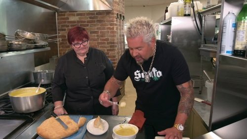 Escena del episodio 1 de la temporada 42 de la serie Diners, Drive-Ins and Dives