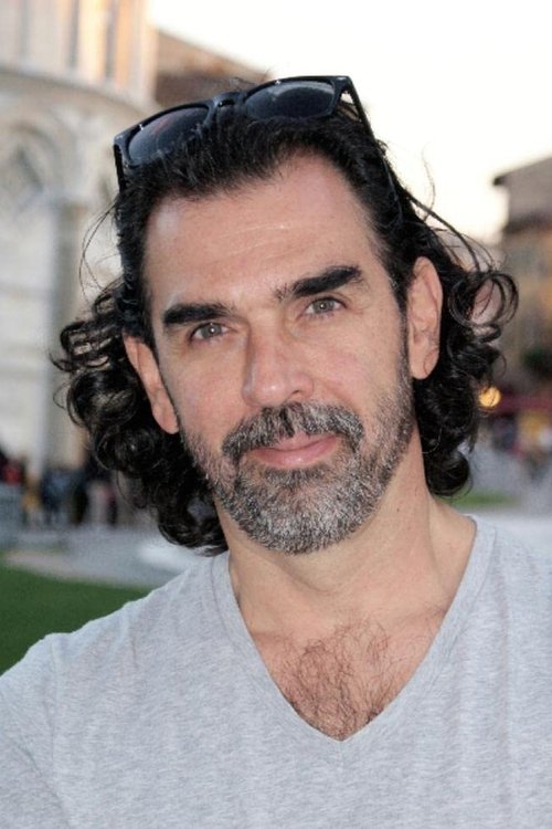Roberto Valdés profile